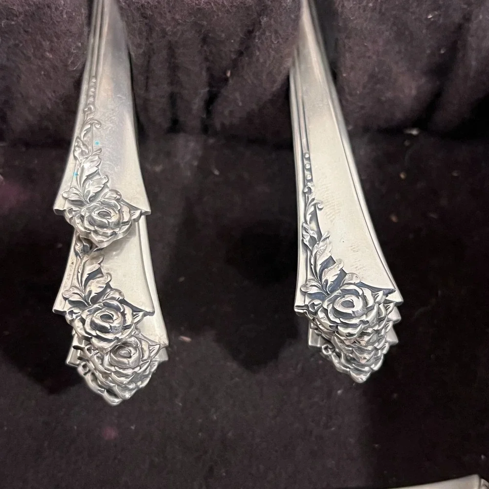 Damask Rose by Oneida Sterling Silver Flatware Set For 12 Service 96 pieces, Box